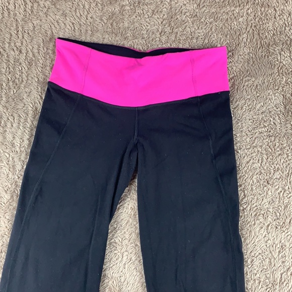 Lululemon Gather & Crow Crop Legging Pink & Black - Picture 4 of 12